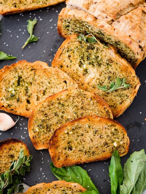 garlic bread with sliced bread