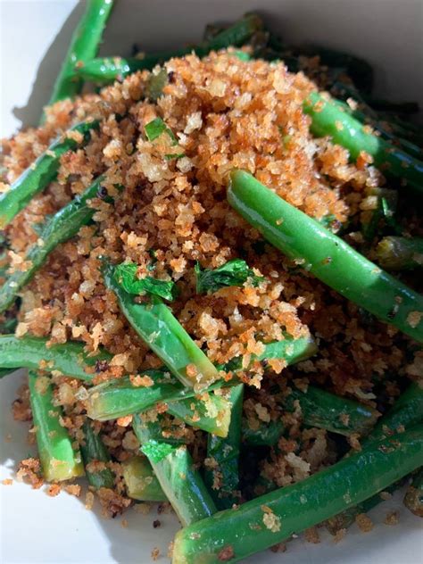 Garlic Breadcrumb Green Beans