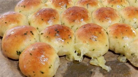 Garlic Cheese Bubble Bread Recipe