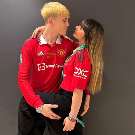 garnacho pictures with his girlfriend