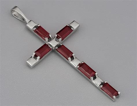 garnet cross