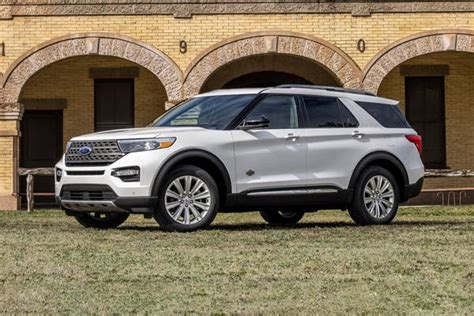 gas mileage ford explorer 2022