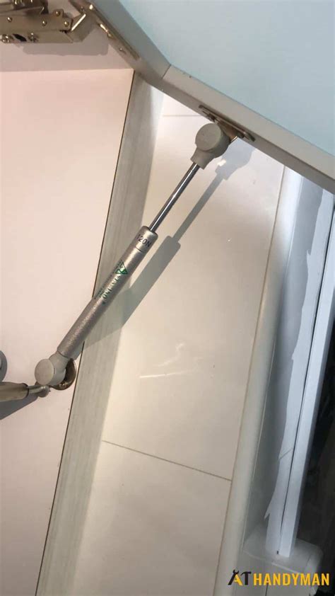 Gas Strut Replacement