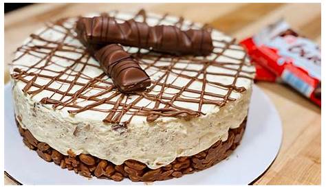 Layer Cake Aux Kinder Bueno ® par EFA2C. Une recette de fan à retrouver