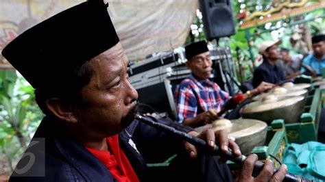 Exploring the Singing Styles of Sundanese and Cianjur Folk Songs