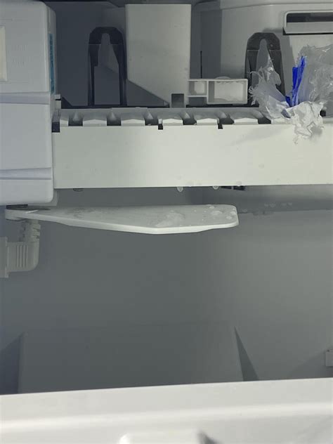 Ge Fridge Ice Maker Stuck