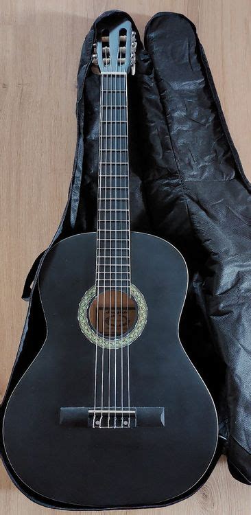 Akustikgitarre stockfoto. Bild von spanisch, akustisch 40010618