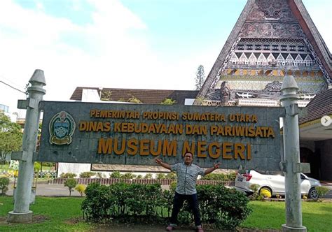 Santriwati Berkunjung Ke Museum Gedung Arca Medan ArRaudlatul Hasanah