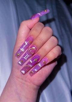 Gemini Acrylic Nails: The Latest Trend In Nail Art