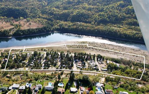 Genelle Bc Population