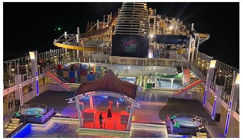 Genting Dream cruise line docking in Celukan Bawang port Dream Cruise