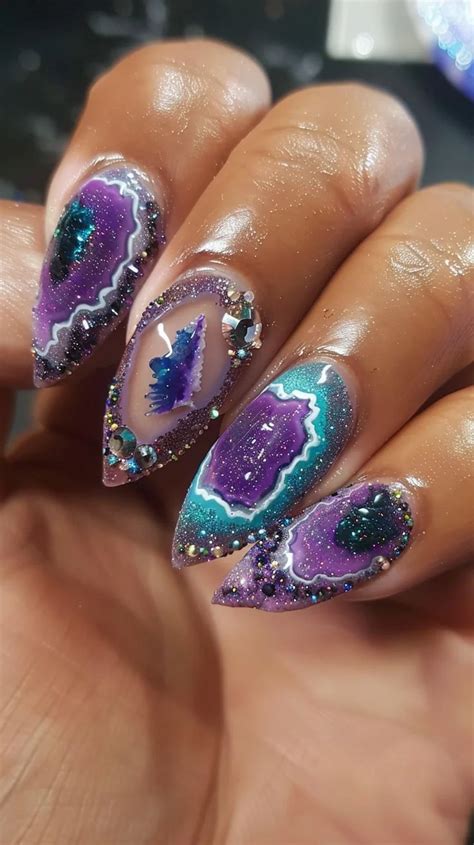 Geode Nail Art