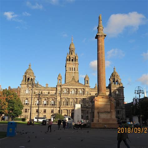 george square in glasgow