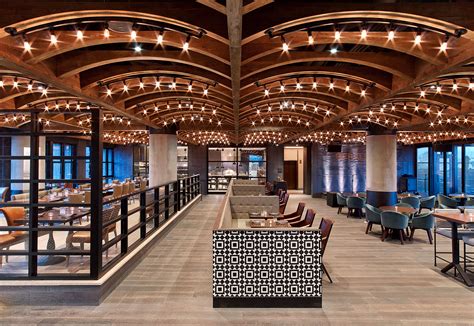 Geraldine's Brings Food, Cocktails, Live Music Together in Austin