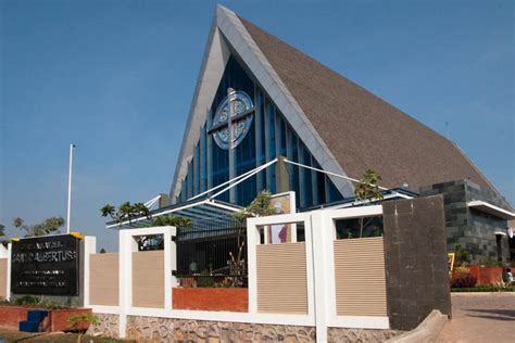 gereja albertus harapan indah