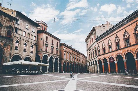 getting from bologna airport to city centre