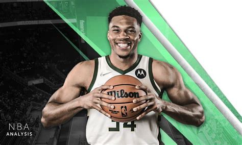 giannis antetokounmpo hand injury