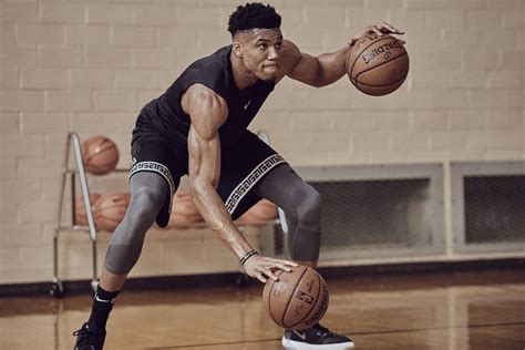 giannis antetokounmpo shoes 1