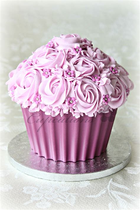 giant cupcake