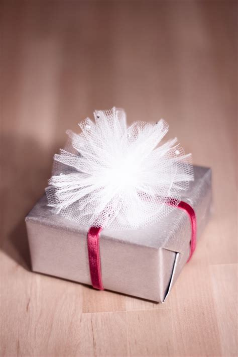 Gift Wrapping Using Tulle