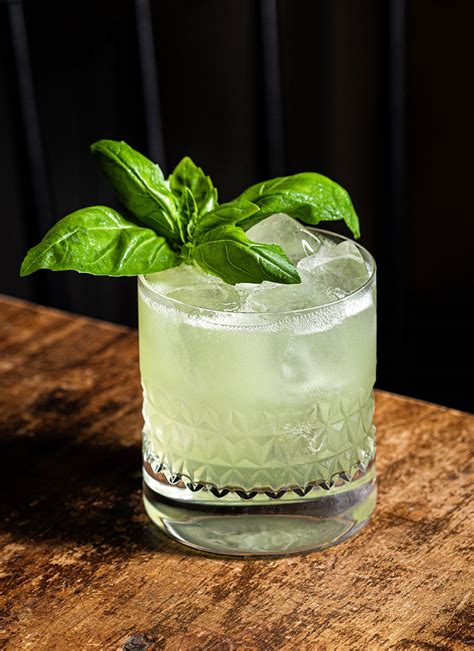 Gin Basil Smash Drink