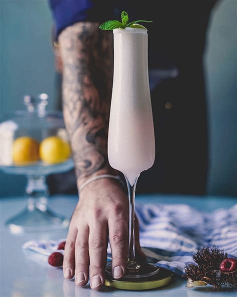 Gin Lychee Fizz