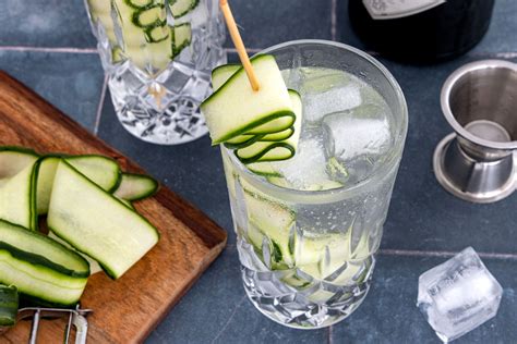 Summer Drink Gin Tonic mit Zitrone und Rosmarin andysparkles.de Gintonic, Gin tonic rezept