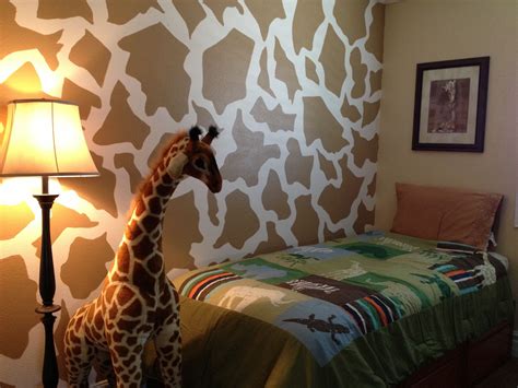 giraffe themed bedroom