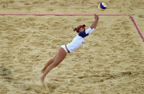 girls beach volleyball pictures