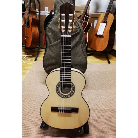 Carl Hellweg Gitarre Konzertgitarre CS 24 in 73779 Deizisau for €75.00