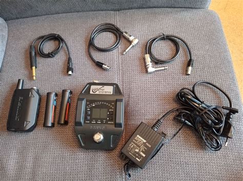 Fender FWG 1010 (Band A 530 560 MHz) Gitarren Funksystem kaufen