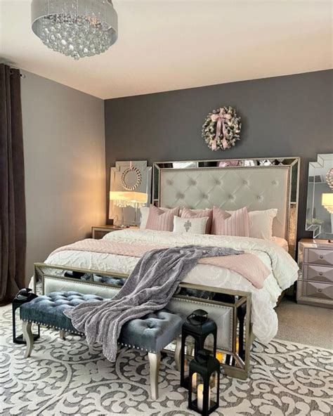 19 Amazing Glam Bedrooms with Chic Style