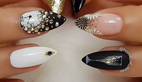 Glamorous New Year's Nail Inspirations For An Iconic 2024!