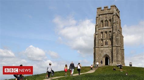 glastonbury tor opening times