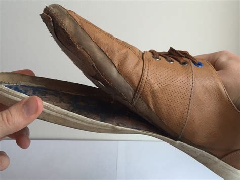 glue for sole of shoes