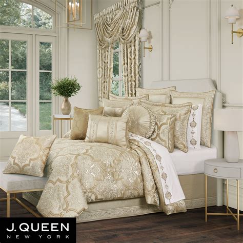 Gold Damask Bedding Set