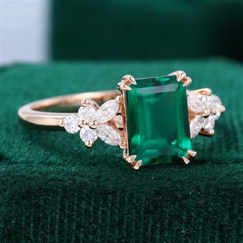 gold emerald ring