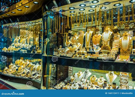 gold jewellery stores in dubai