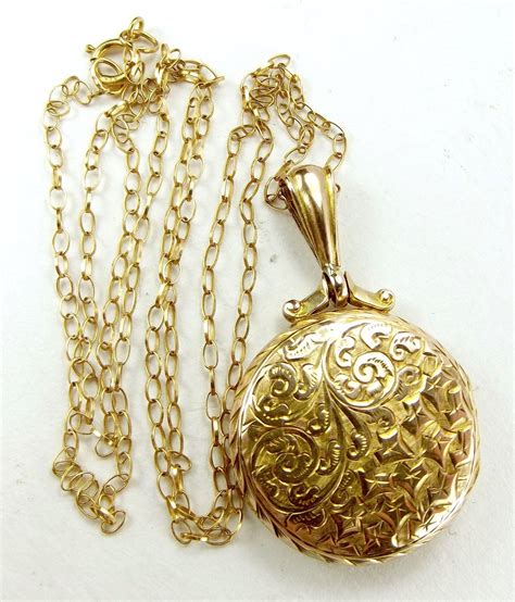 Gold Locket Necklace With Photo