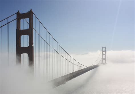 golden gate bridge im nebel