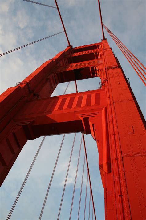 golden gate bridge red color