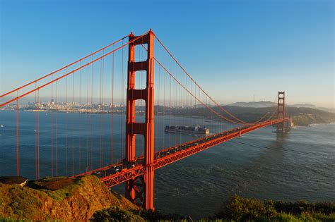 golden gate bridge tourist attraction