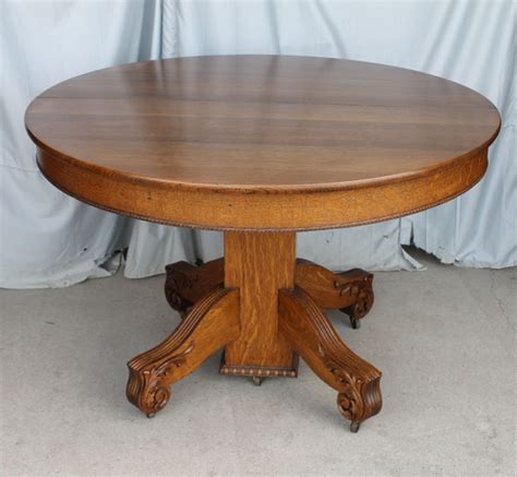 Golden Oak Round Table
