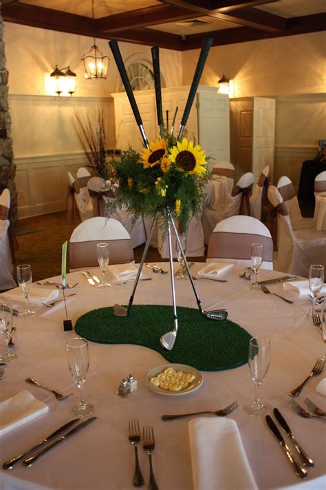 Golf themed party table decorations picture doesn’t show the ball