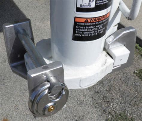 gooseneck coupler lock
