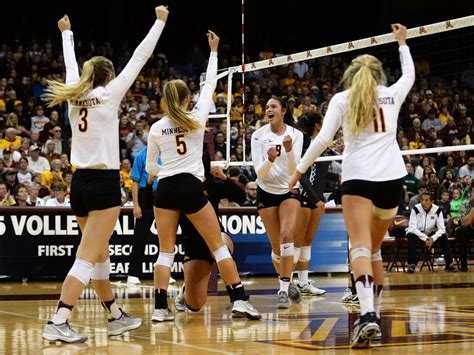 Gophers volleyball routs Radford, advances to NCAA second round