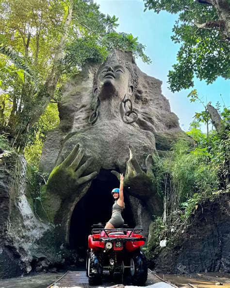 Gorilla Statue Ubud