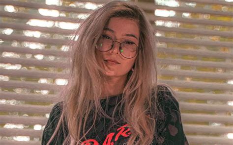 goth leaks big egg titty