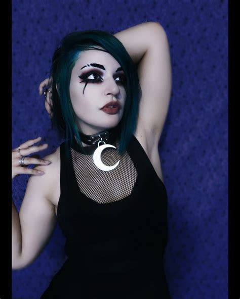 goth nude the willow