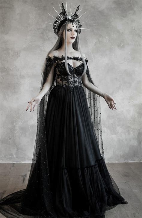 Dark romance gothic brautkleider Gothic wedding dress, Black wedding